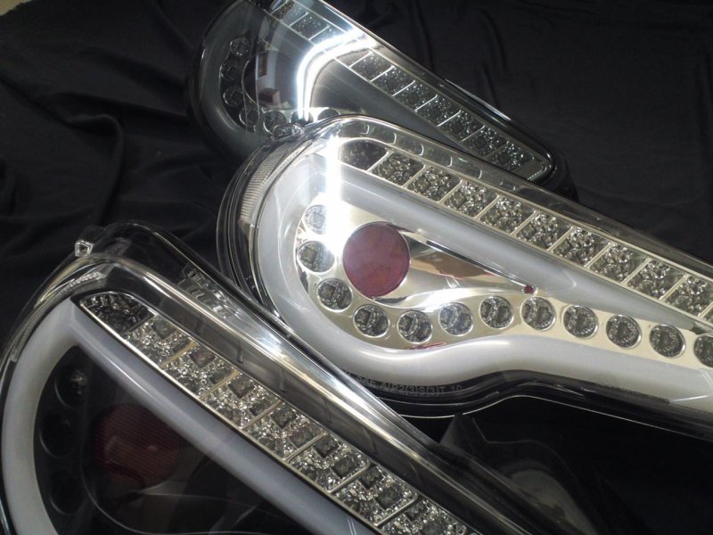 画像1: 【TOYOTA８６／SUBARU BRZ】LEDテールレンズ (1)