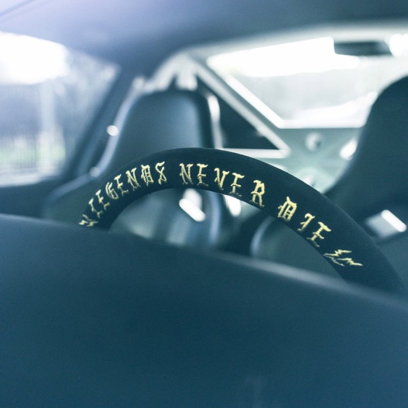 画像13: VERTEX X MEANSTREETS "Legends Never Die" 330mm Steering Wheel (13)
