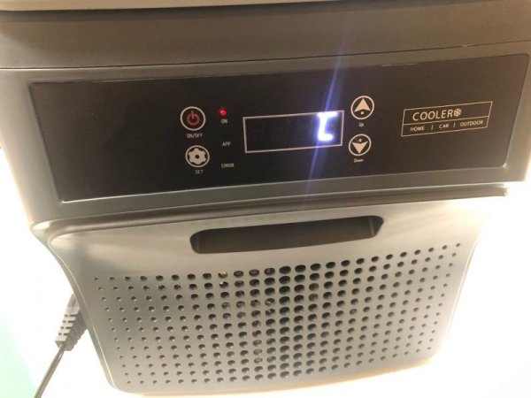 画像4: 【アウトドア・キャンプ・車中泊に!】車載用ポータブル冷凍冷蔵庫55L/会員様特価あり (4)