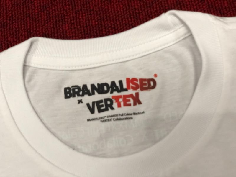 画像2: BRANDALISED x VERTEX PANDA GUNS Tee(パンダ ガン:バンクシーグラフティアート)