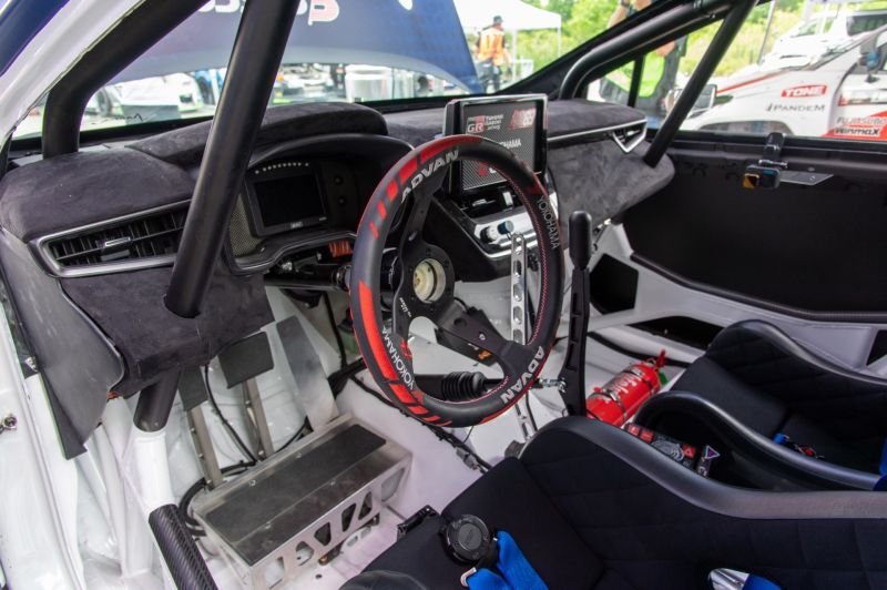 画像13: ADVAN x VERTEX STEERING V2 [世界限定1/300]／ヨコハマタイヤ アドバン　SUEDE（バックスキン）仕様  (13)