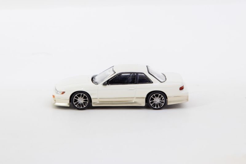 画像7: 1/64 VERTEX Nissan Silvia S13 White/Gold（ホワイト/ゴールド）TARMAC Works ダイキャスト (7)