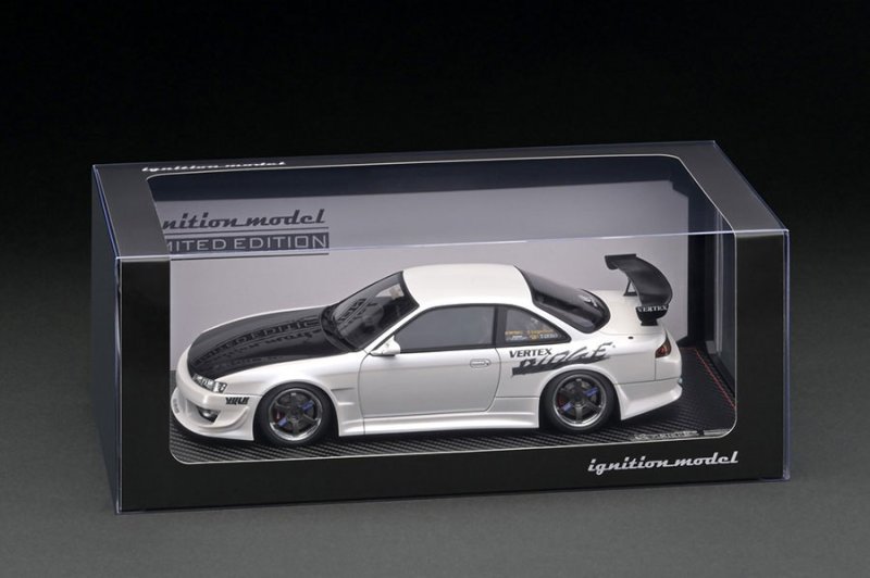 画像7: 【限定・超希少モデル】VERTEX RIDGE S14 SILVIA Pearl White with Engine／S14シルビア後期型エンジン付き（パールホワイト）ワイドボディ仕様（1/18 Scale） (7)