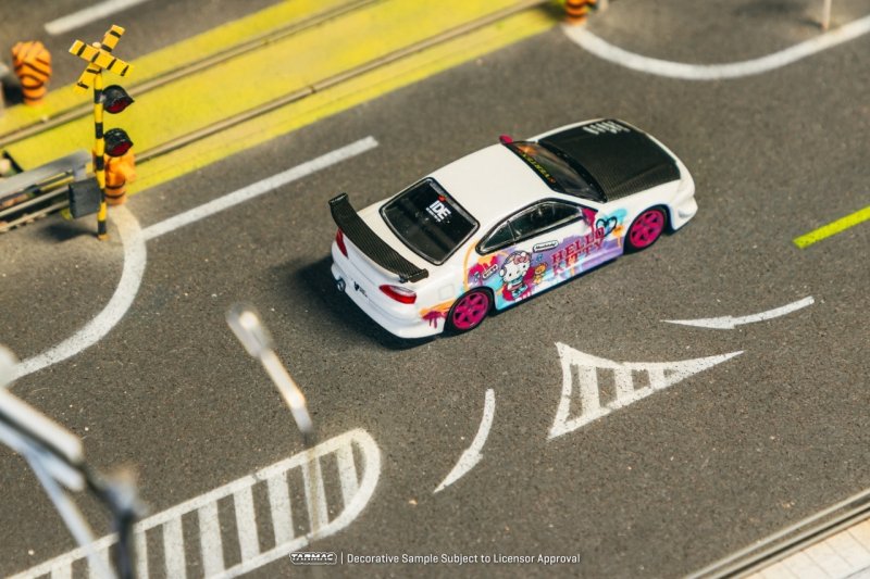 画像4: 【限定・日本未発売モデル】1/64 VERTEX Nissan Silvia S15 Hello Kitty Special Limited Edition (T64G-023-HK)TARMAC Works ハローキティ スペシャルリミテッドエディション (4)