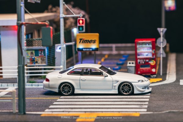 画像4: 【日本未発売ブリスターモデル・予約品】1/64 VERTEX Toyota SOARER,White/TARMAC Works ダイキャスト (4)