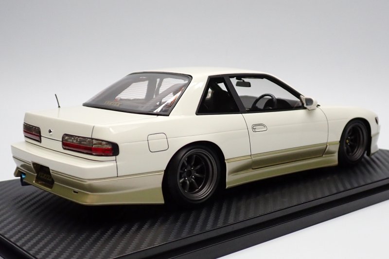 画像9: Ignition Model 1/18　VERTEX S13 SILVIA White/Gold With Engine／ヴェルテックス Ｓ１３シルビア　ホワイト/ゴールド）+エンジン／50台限定 (9)