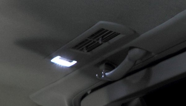 画像1: ＬＥＤ ミドルシャワーイルミネーション（残光対策品）／Ｅ５１エルグランド専用（ＳＩ－Ｅ５１） (1)
