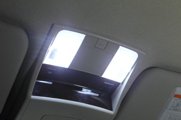 画像1: ＬＥＤ マップイルミネーション（残光対策品）／Ｅ５１エルグランド専用（ＭＩ－Ｅ５１） (1)